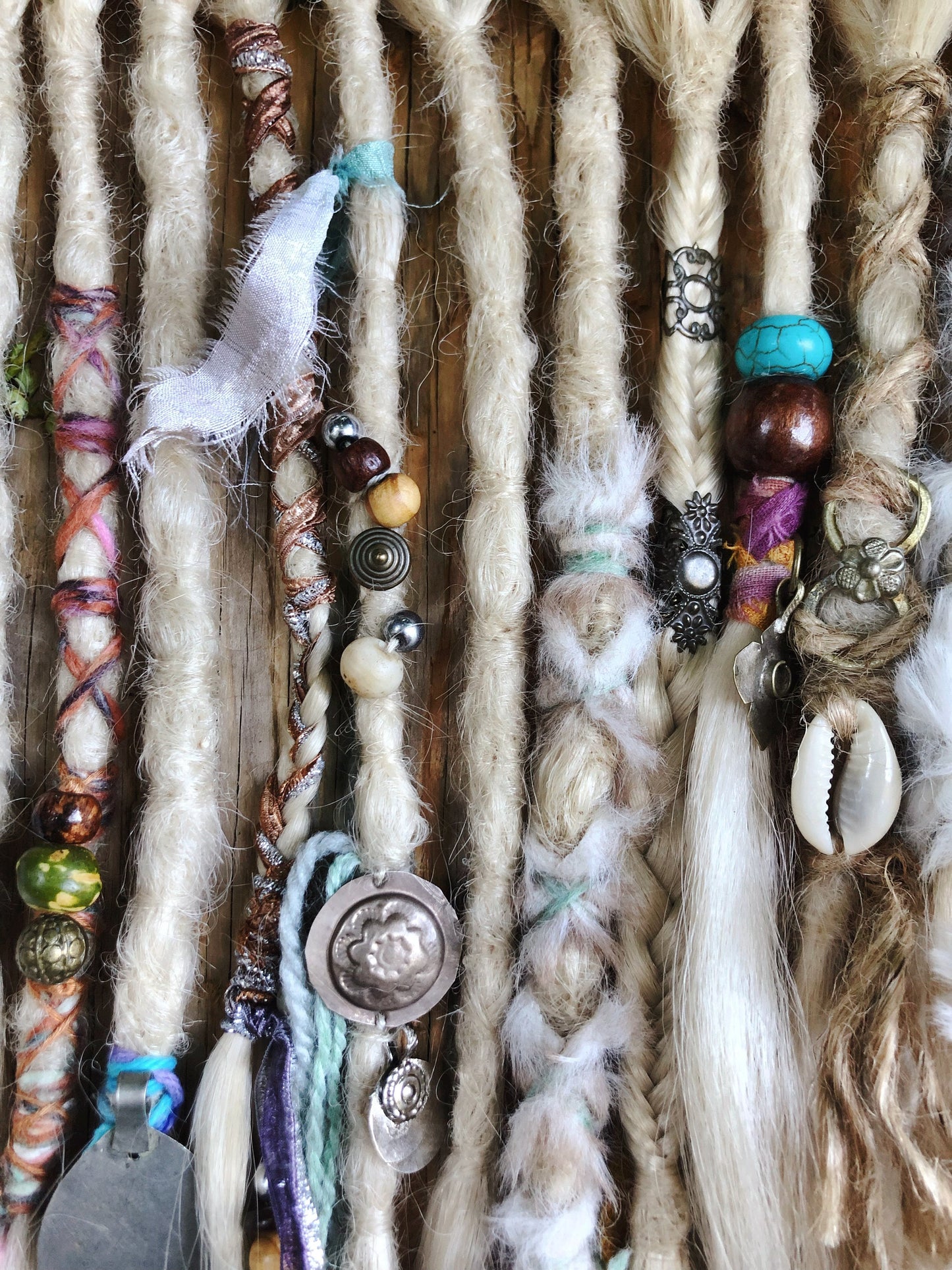 Set of 22 Short Blonde Synthetic Dreadlock Extensions + Decorations