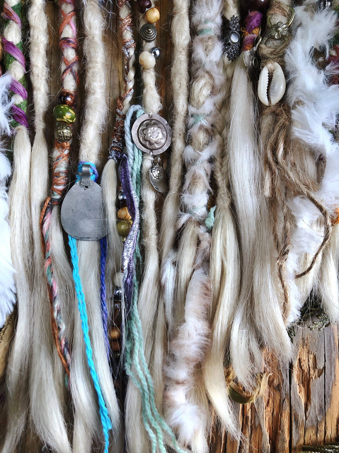 Set of 22 Short Blonde Synthetic Dreadlock Extensions + Decorations
