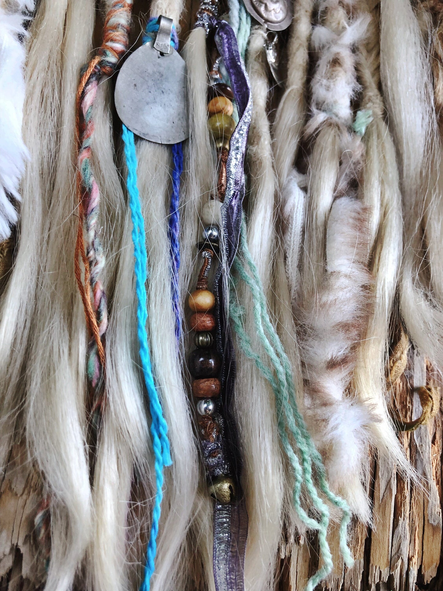 Set of 22 Short Blonde Synthetic Dreadlock Extensions + Decorations
