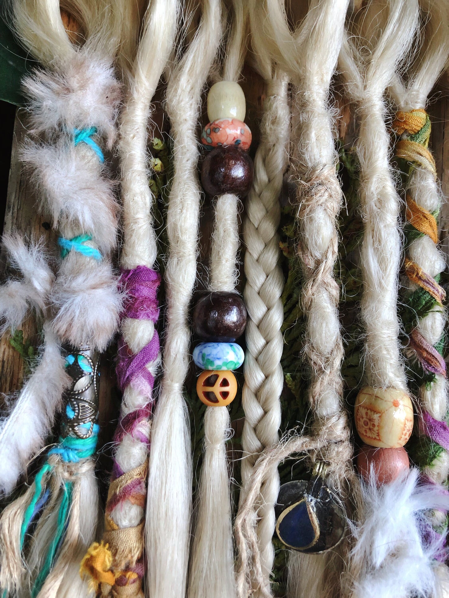 Set of 22 Short Blonde Synthetic Dreadlock Extensions + Decorations